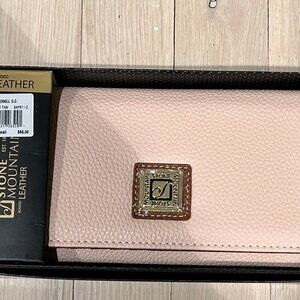 STONE MOUNTAIN WALLET